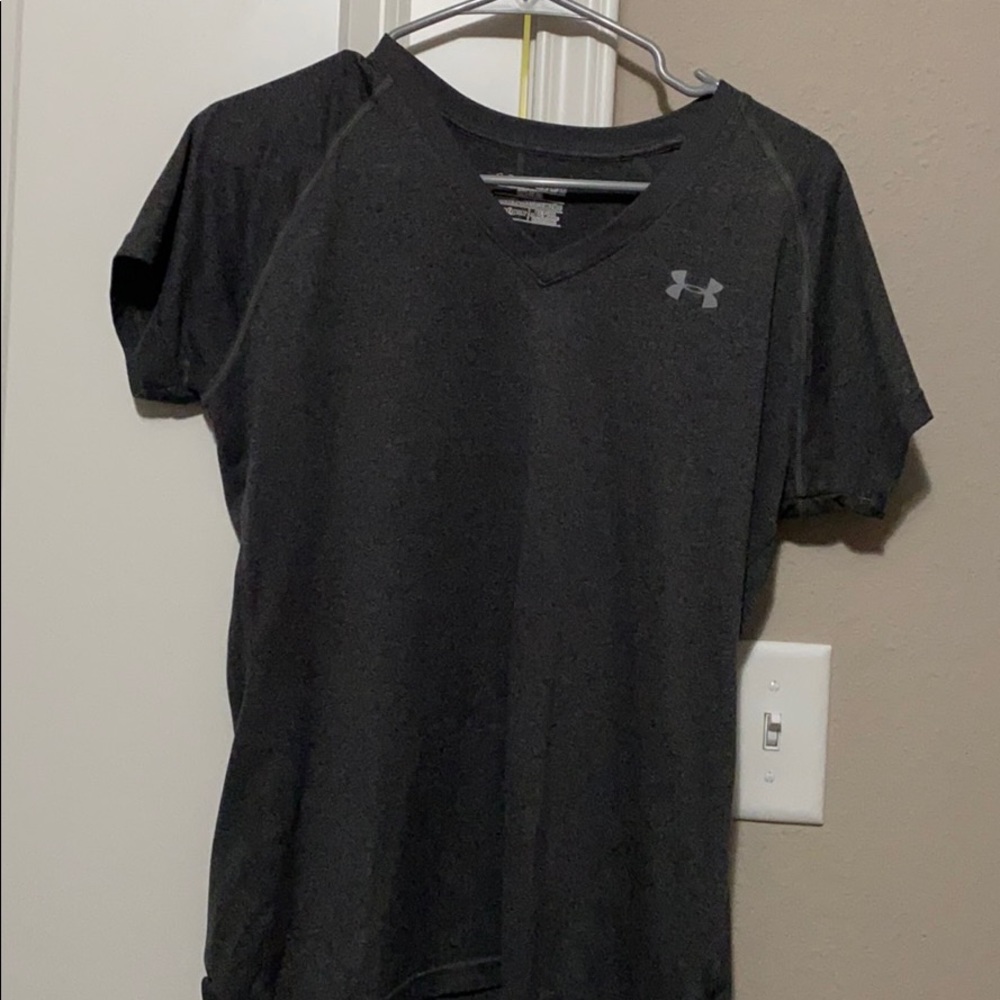 Under armour semi-fitted workout shirt